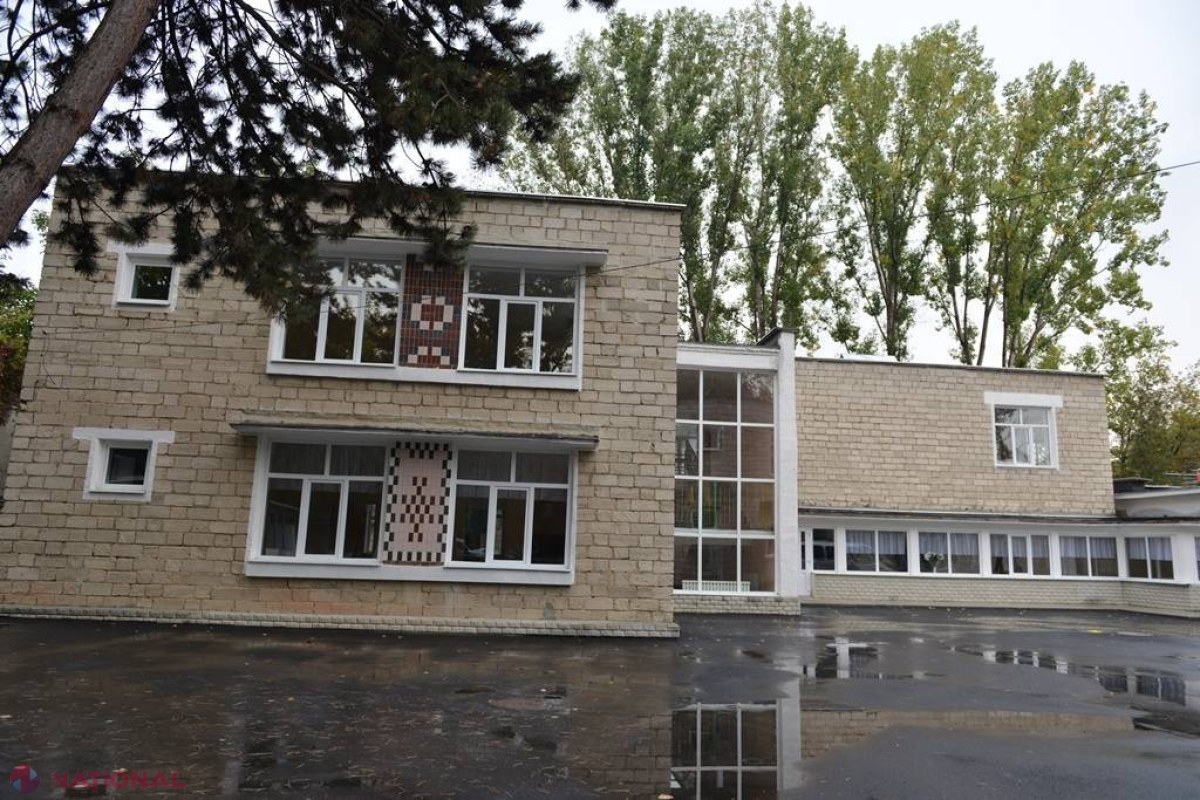Alexandru Fleaș și șefa Direcției Educație de la Buiucani, sancționați cu MUSTRARE, după ce primarul interimar a vizitat grădinița în care copiii ar fi mâncat terci cu viermi