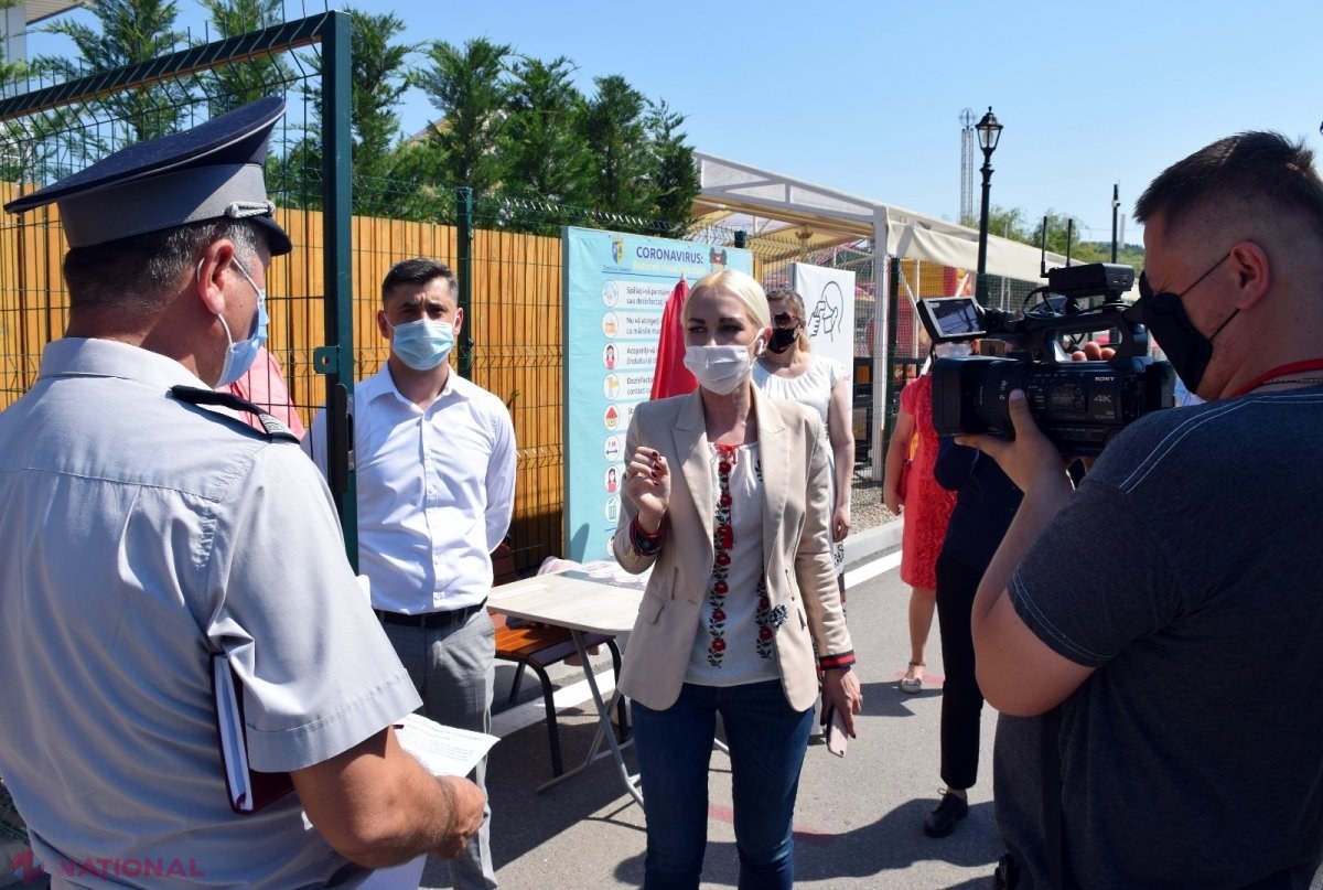 VIDEO // UPDATE: „OrheiLand” rămâne DESCHIS, după aproape două ore de NEGOCIERI cu poliția - „Victorie”. „Dodon luptă împotriva copiilor”. Cetățenii protestează la „OrheiLand” împotriva închiderii parcului