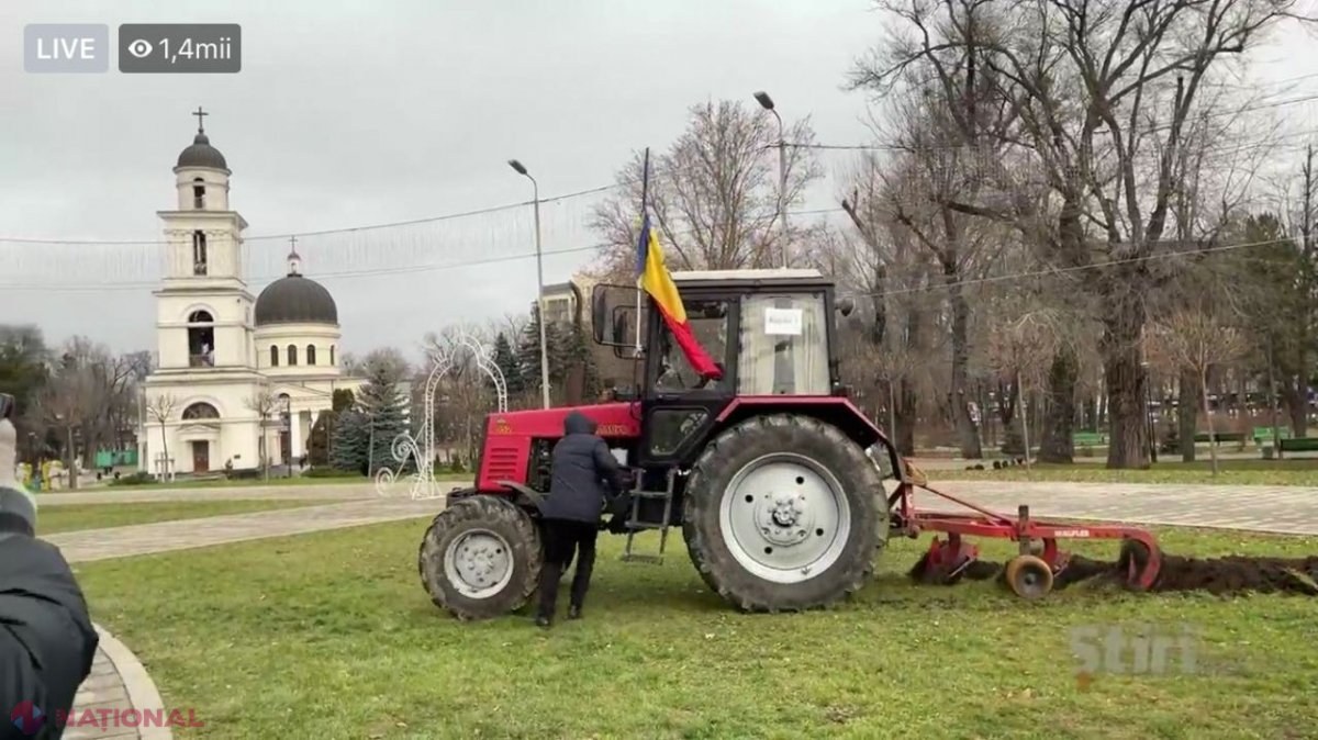 Deputatul Alaiba îl APĂRĂ pe tractoristul care a dat o BRAZDĂ lângă Arcul de Triumf: „Trotuarele pline de glod și nisip din cauza incompetenței celor din primărie nu urâțesc orașul? Haideți să o lăsăm mai moale”