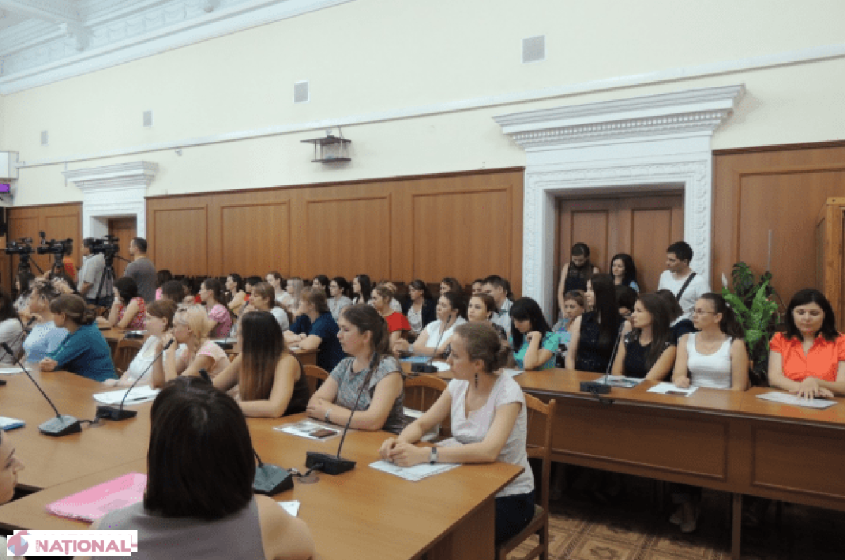 Cum vrea Guvernul să convingă tinerii medici și farmaciști din R. Moldova să muncească la sat: O treime dintre absolvenți abandonează din start cariera 