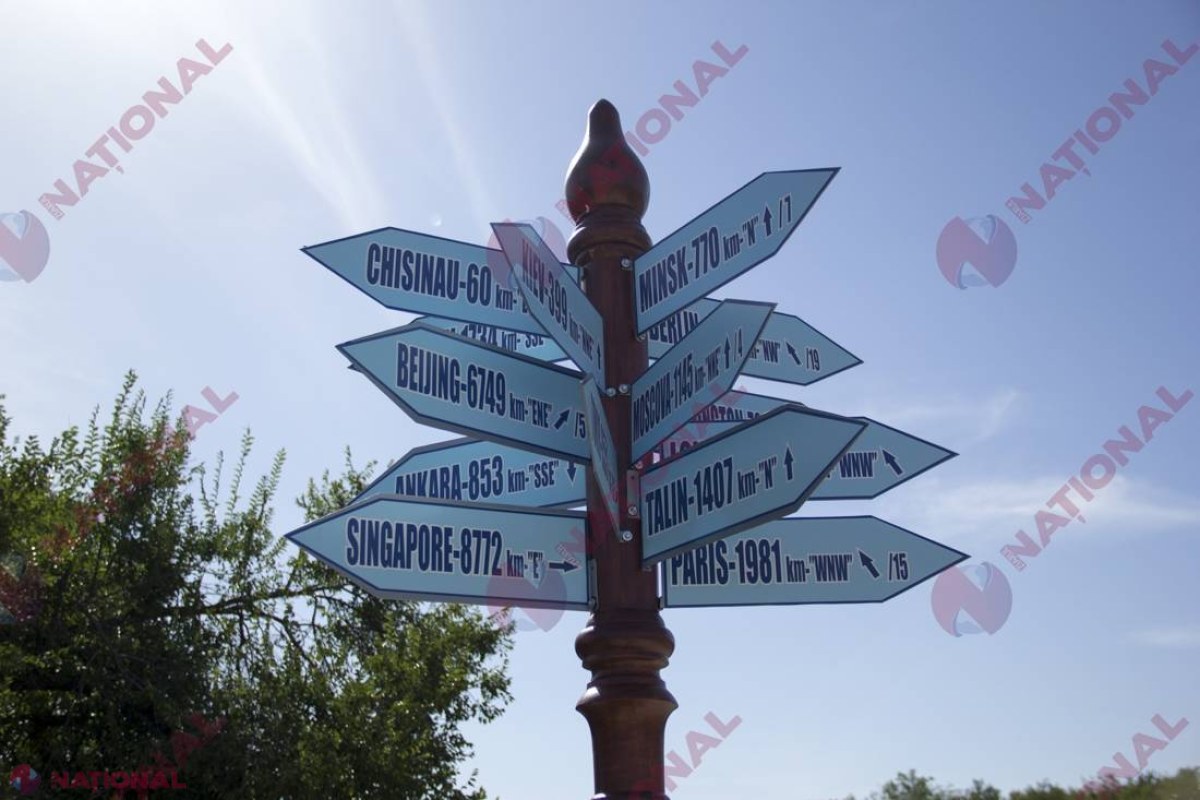 FOTO // Cel mai INEDIT indicator rutier din R. Moldova: Nu a fost instalat de autorități