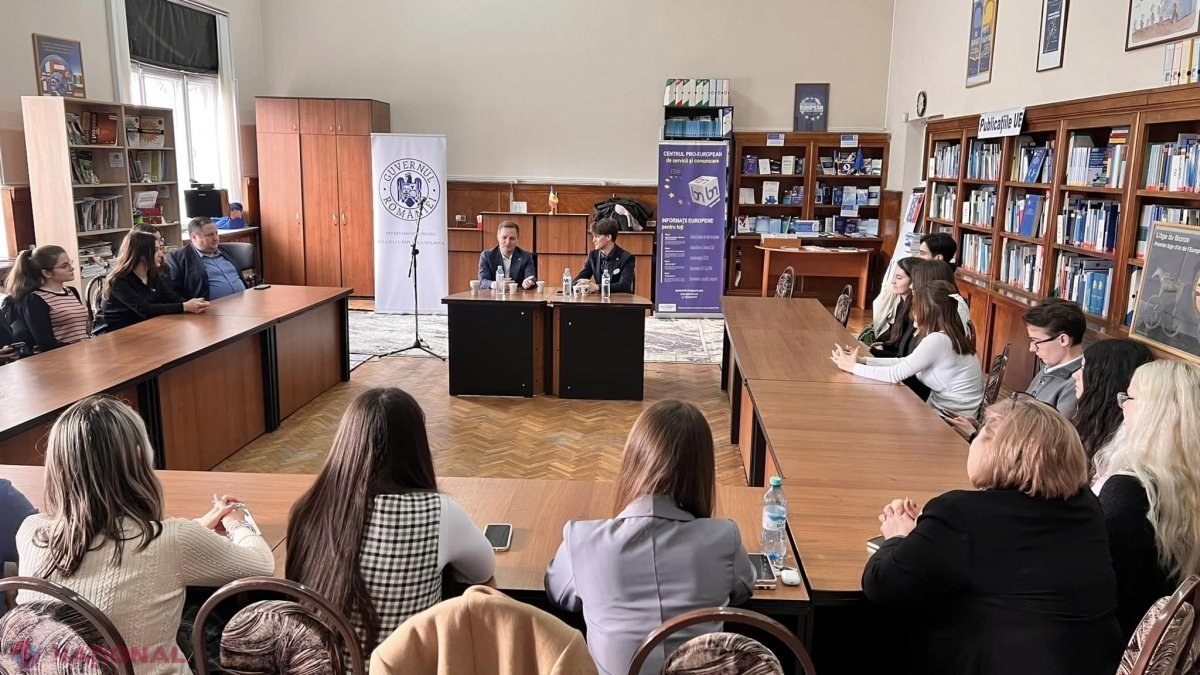 FOTO // Adrian Dupu, luat la întrebări de viitorii diplomați ai R. Moldova. „Acești tineri își doresc să contribuie la dezvoltarea R. Moldova și consolidarea relației cu România”