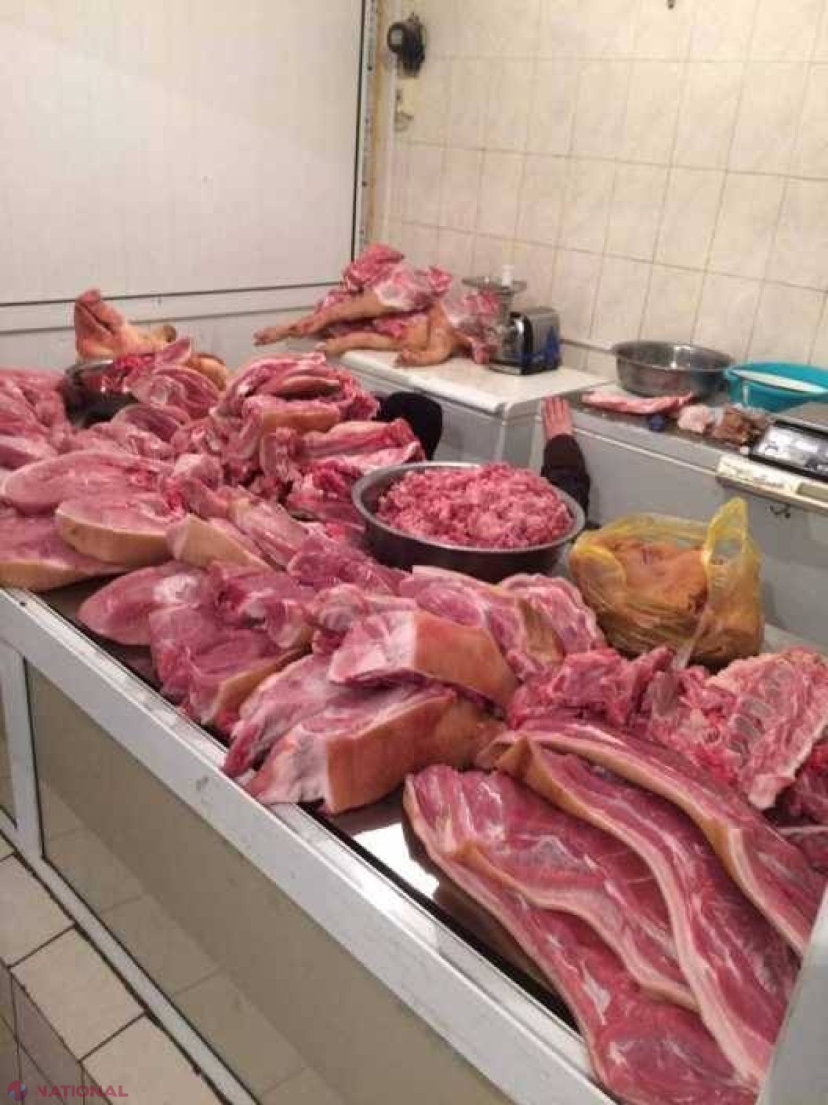O TONĂ de carne, confiscată la Florești