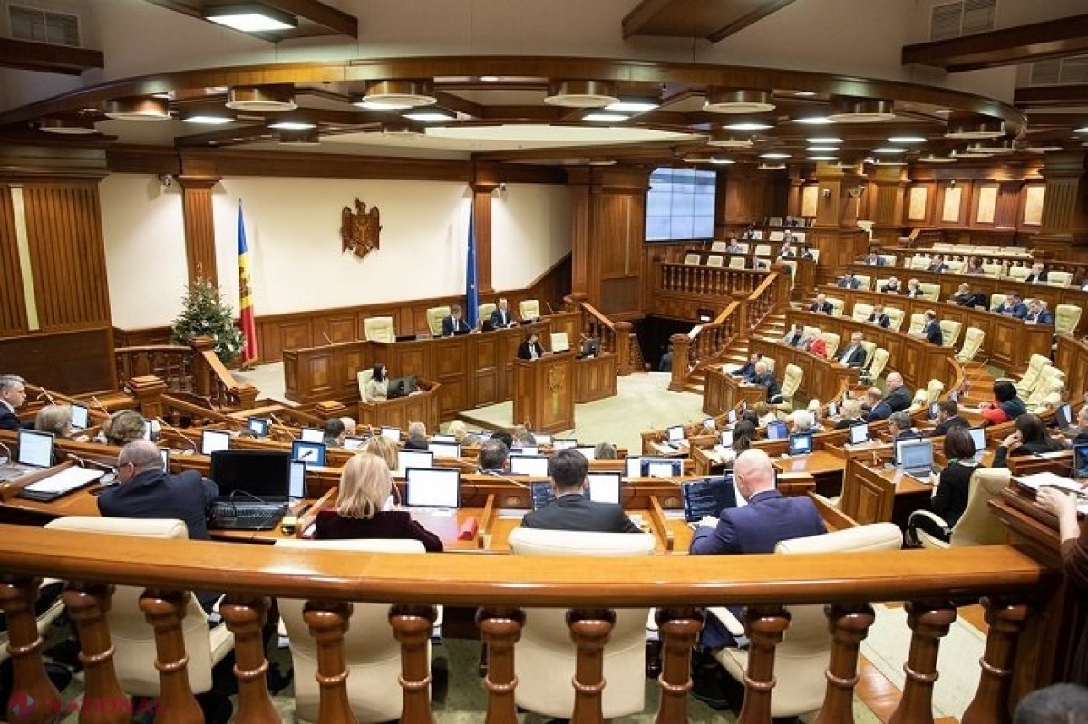 DOC // Deputații care vor bloca tribuna și microfoanele din Parlament, vor incita la ură și vor justifica războaiele de agresiune vor fi excluși de la ședințe și nu vor primi salariu
