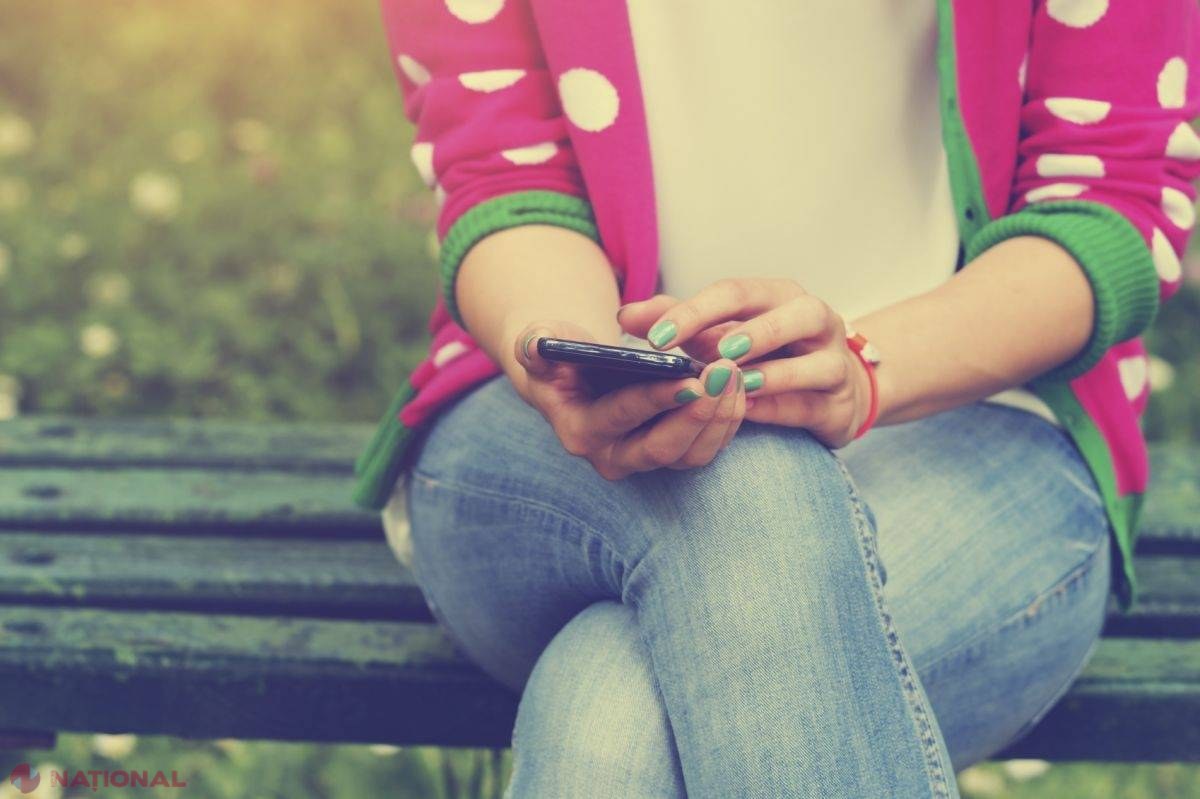 STUDIU cu cifre ALARMANTE: Fiecare al cincilea adolescent din R. Moldova primește pe Internet fotografii și înregistrări video cu conținut SEXUAL, iar fiecare al doilea iese la întâlniri cu necunoscuți