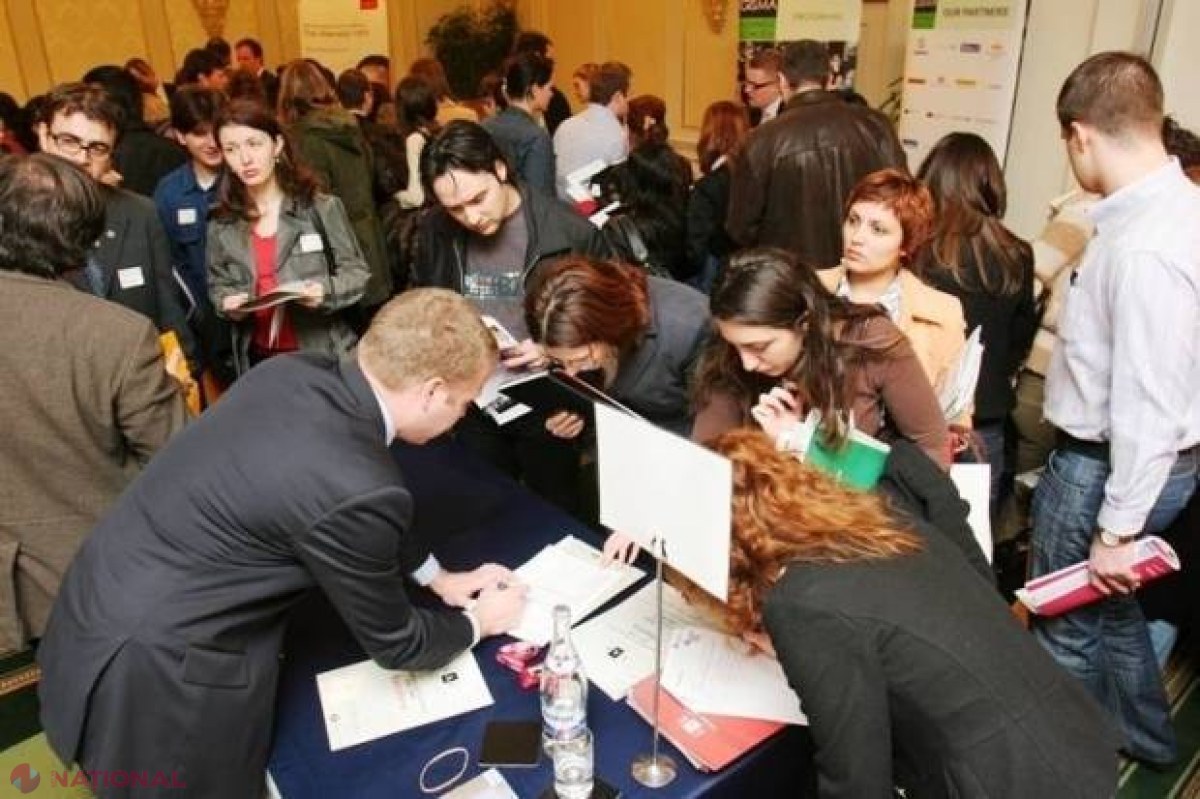 Cât vor câștiga peste cinci ani absolvenții de universități din România: Salarii de trei ori mai mari decât ale muncitorilor cu stagiu de la Chișinău