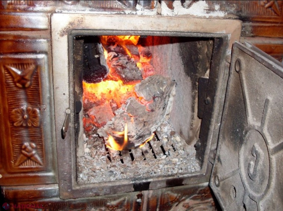 Trei micuți de la Edineț, la un pas de MOARTE: S-au intoxicat cu monoxid de carbon, emanat de soba din casă