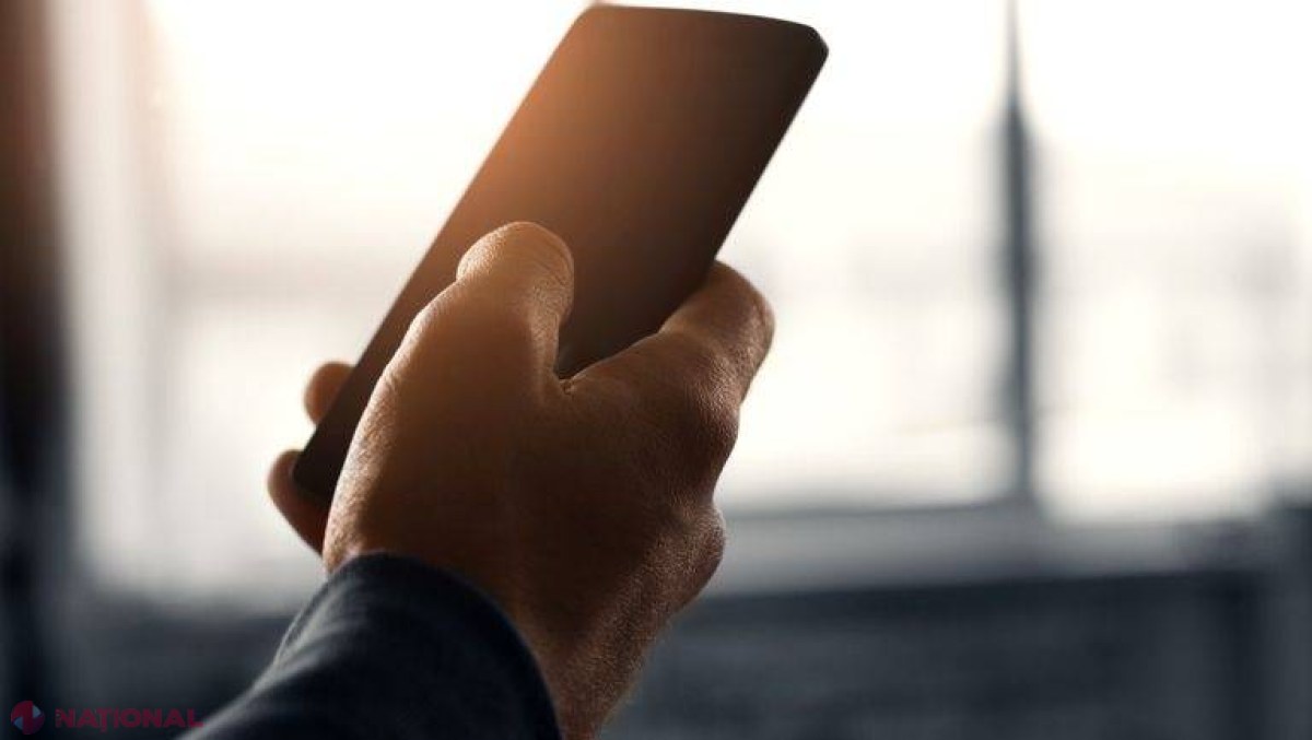 A dat 18 mii de lei pentru un telefon, dar la scurt timp s-a defectat. Deși a încercat să dovedească vina cumpărătorului, vânzătorul a fost nevoit să-i plătească acestuia paguba