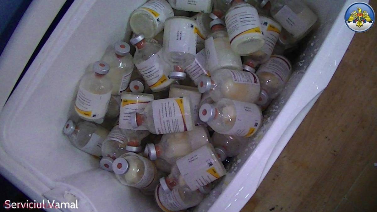 Afacere ILEGALĂ cu medicamente aduse din România. Cât urma să CÂȘTIGE un individ