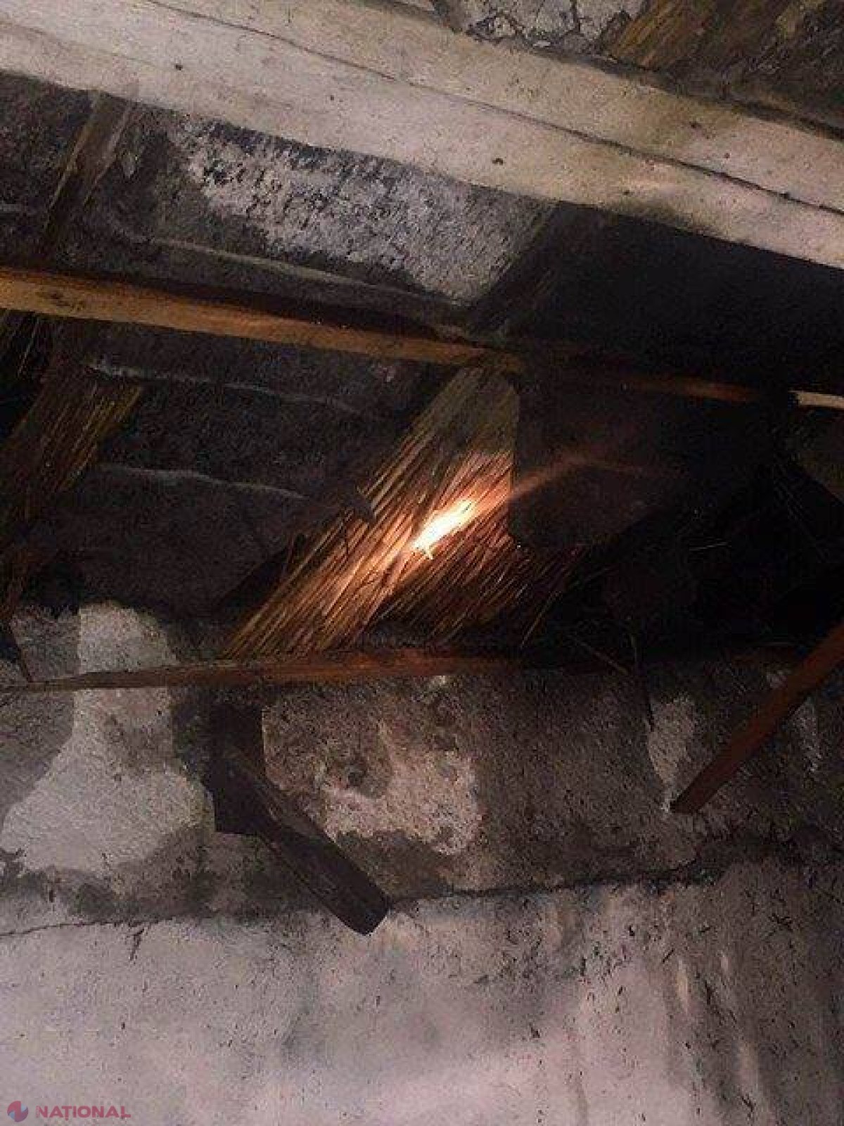 FOTO // Mii de pui, ARȘI de vii: Fermă din R. Moldova, în FLĂCĂRI 