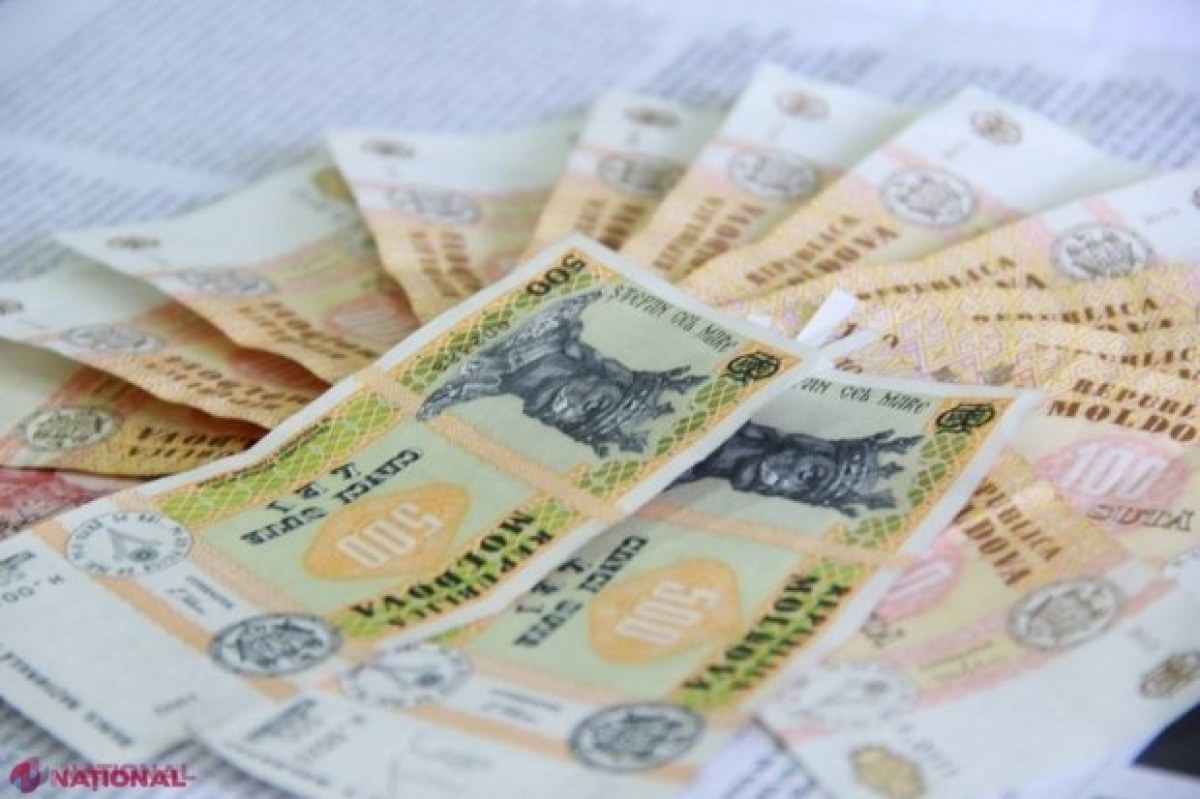 Salariile achitate în R. Moldova: Angajații din domeniul IT primesc cei mai mulți bani, iar din agricultură - cei mai puțini. Cum sunt remunerați medicii și profesorii 