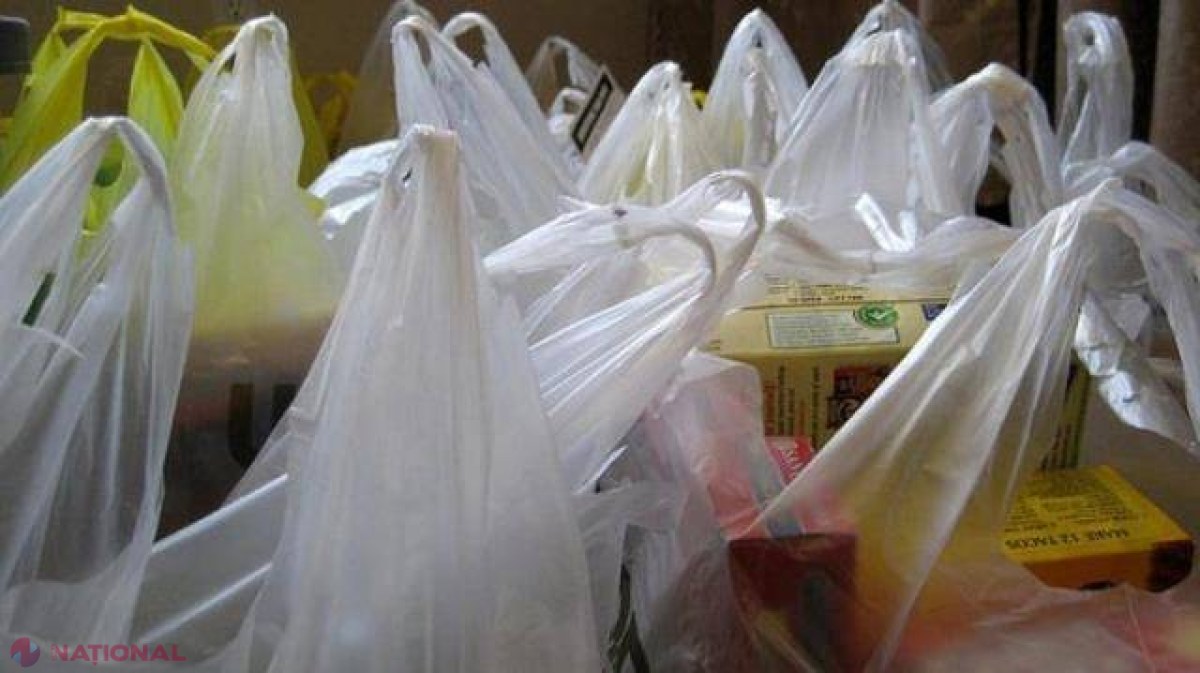 CURIOS // Câte pungi din plastic folosește un cetățean al R. Moldova pe an: Parlamentul, la un pas de a le INTERZICE