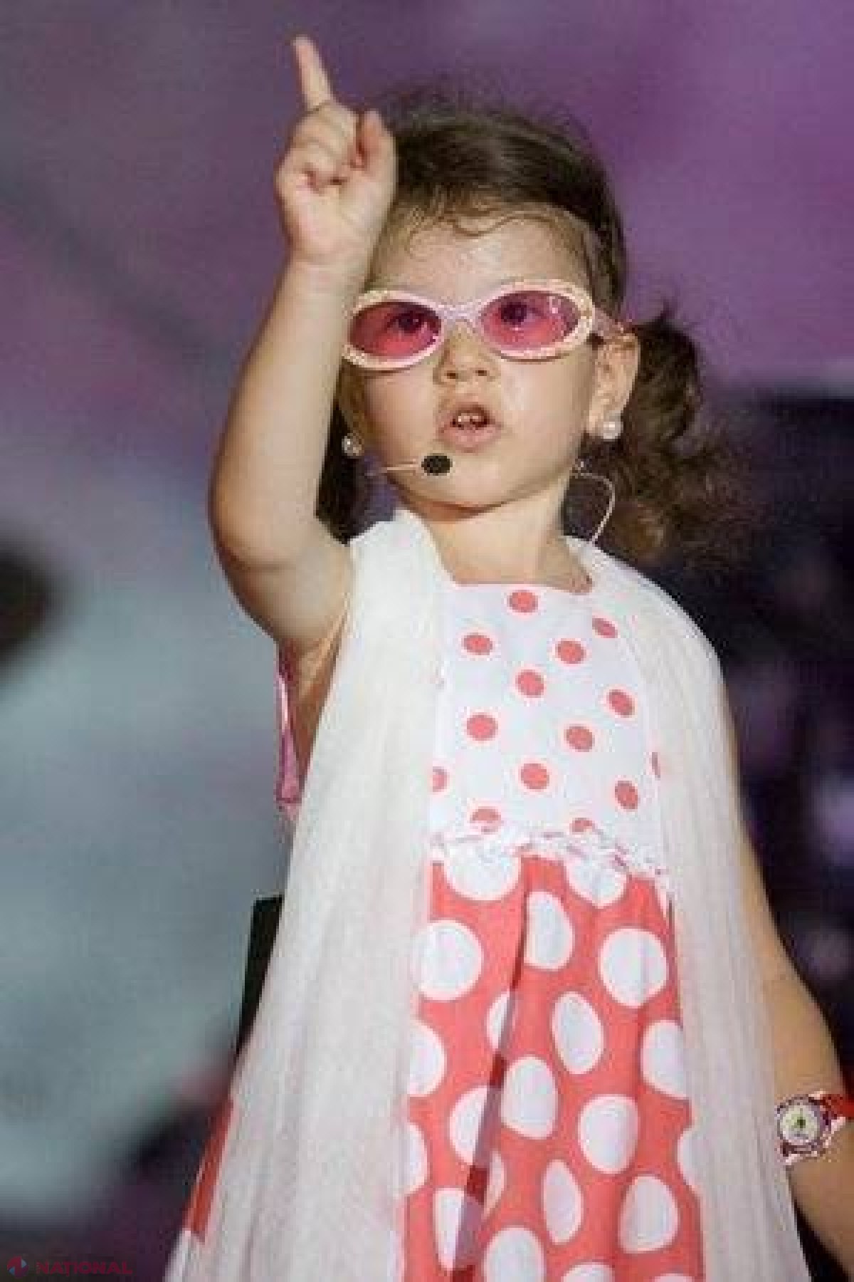 GALERIE FOTO // Cleopatra Stratan are 15 ani şi 1,80 m înălţime! Cum arată acum