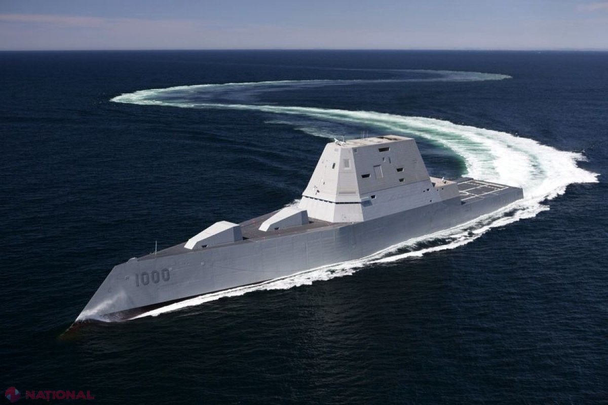 IMAGINI cu cea mai performantă navă de RĂZBOI a americanilor. Cum se transformă „DISTRUGĂTORUL” de 4 MILIARDE de dolari într-un asasin „cu sânge rece”. Doar un singur foc ajunge la 800 000 de dolar