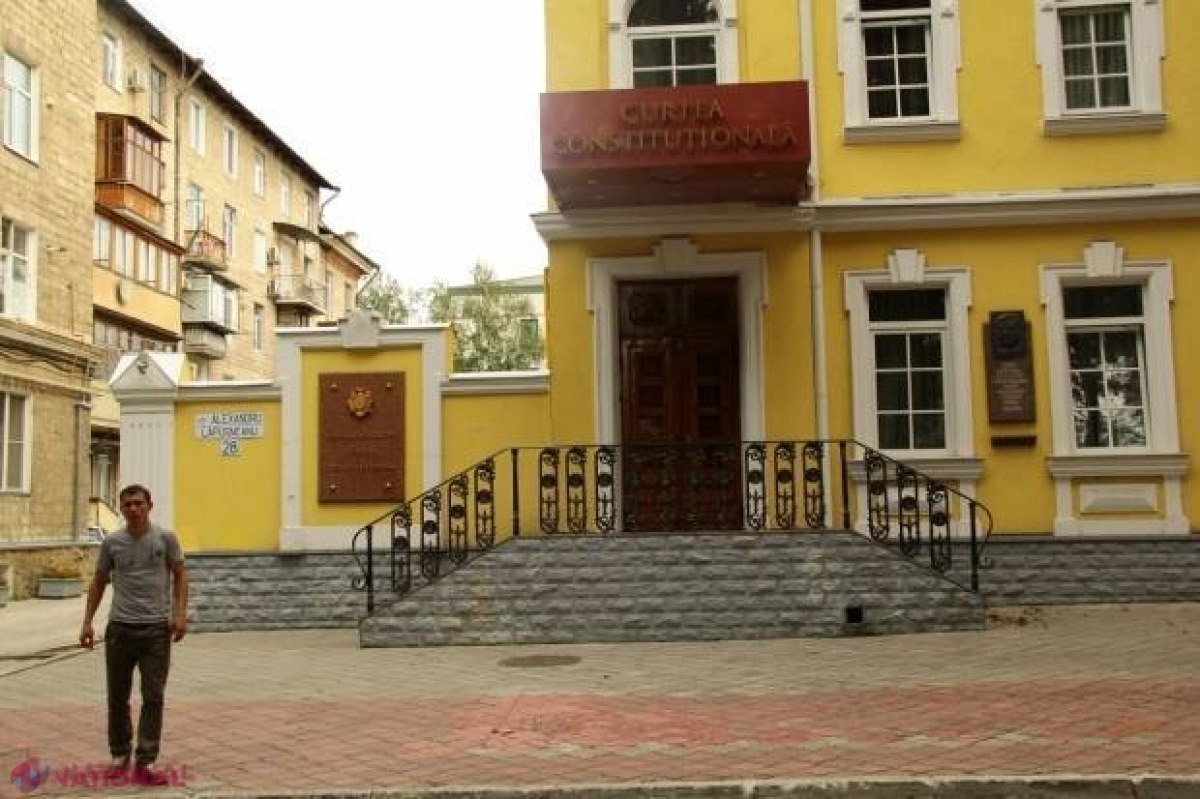 RESPINS // Deputații NU au reușit să modifice astăzi Constituția 