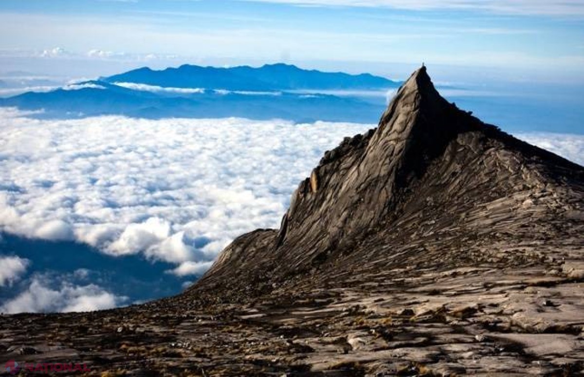 Turiştii nudişti, CAUZA CUTREMURULUI din Malaysia