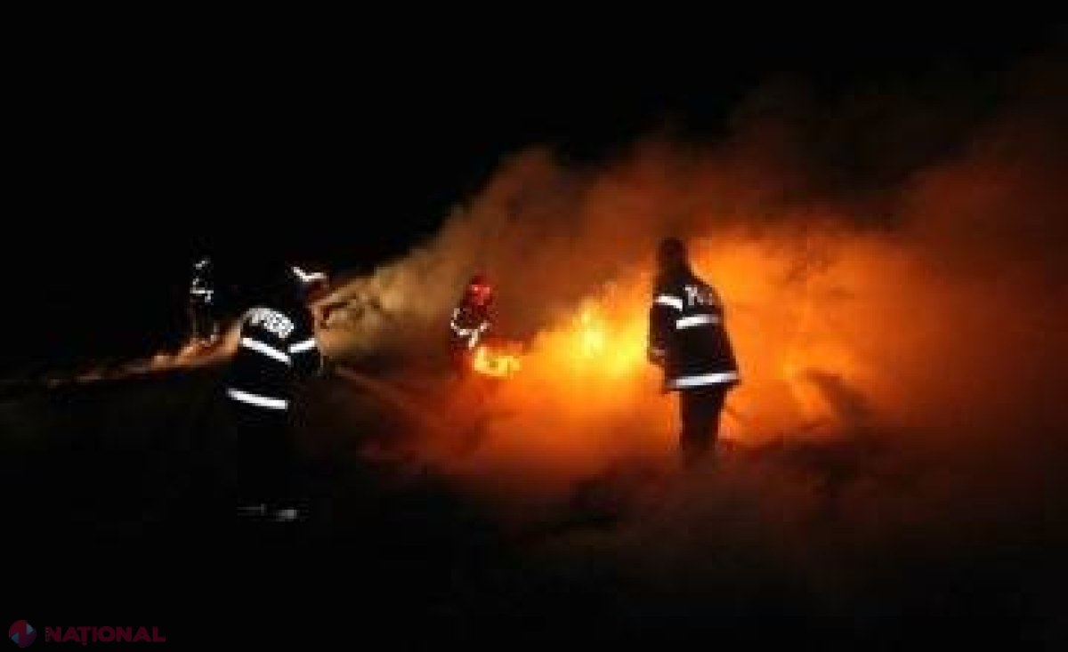 O casă cu două nivele din Trușeni, grav afectată de incendiu