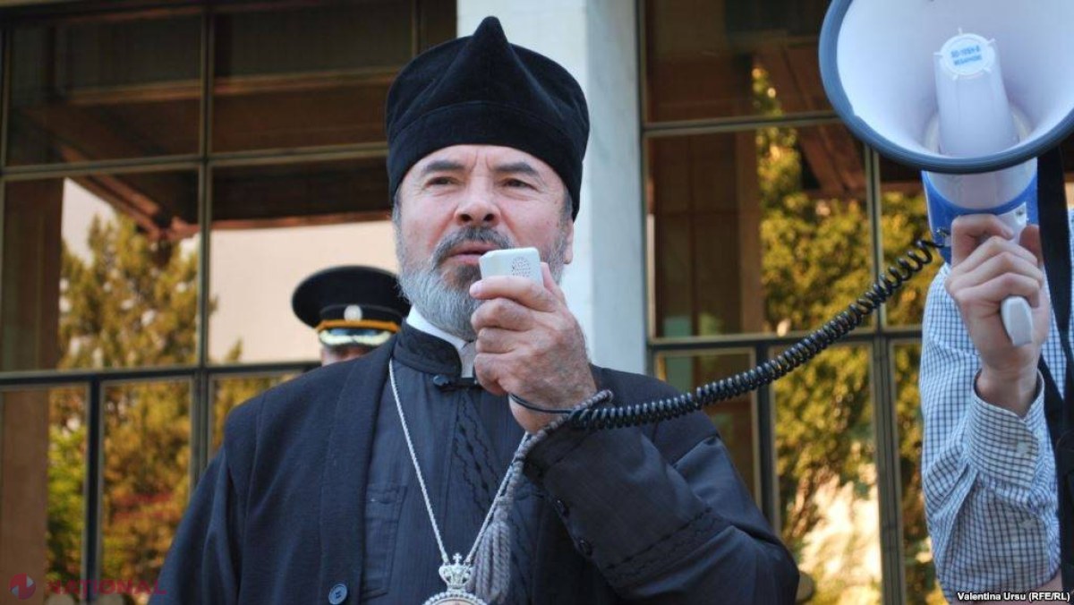 Perle de la vârf // Ori scoateți ițarii roșii, ori crucea!