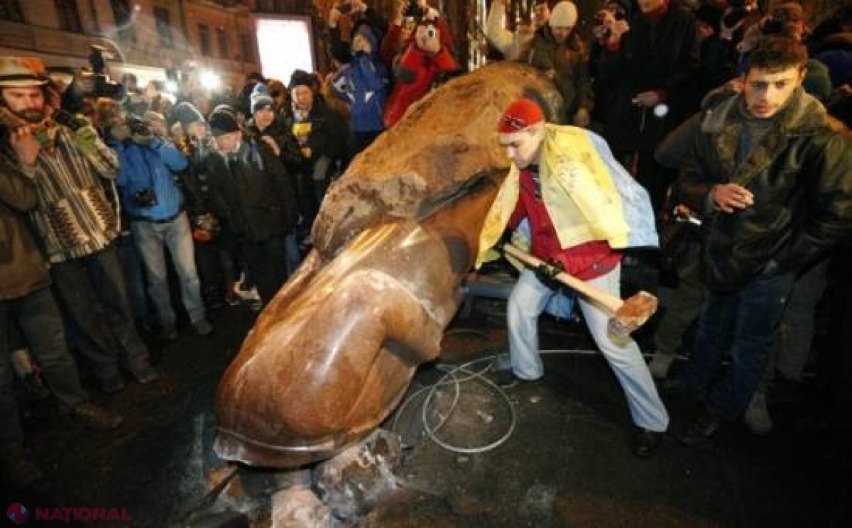 Statuia lui Lenin dărâmată la Kiev se vinde la kilogram