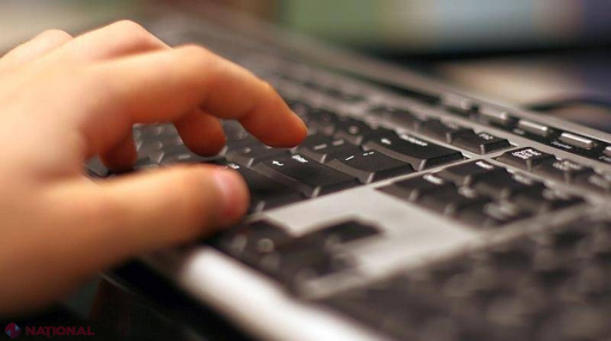 STUDIU // Francezii, asaltaţi de ŞTIRI FALSE pe reţelele de socializare, înainte de alegerile prezidenţiale