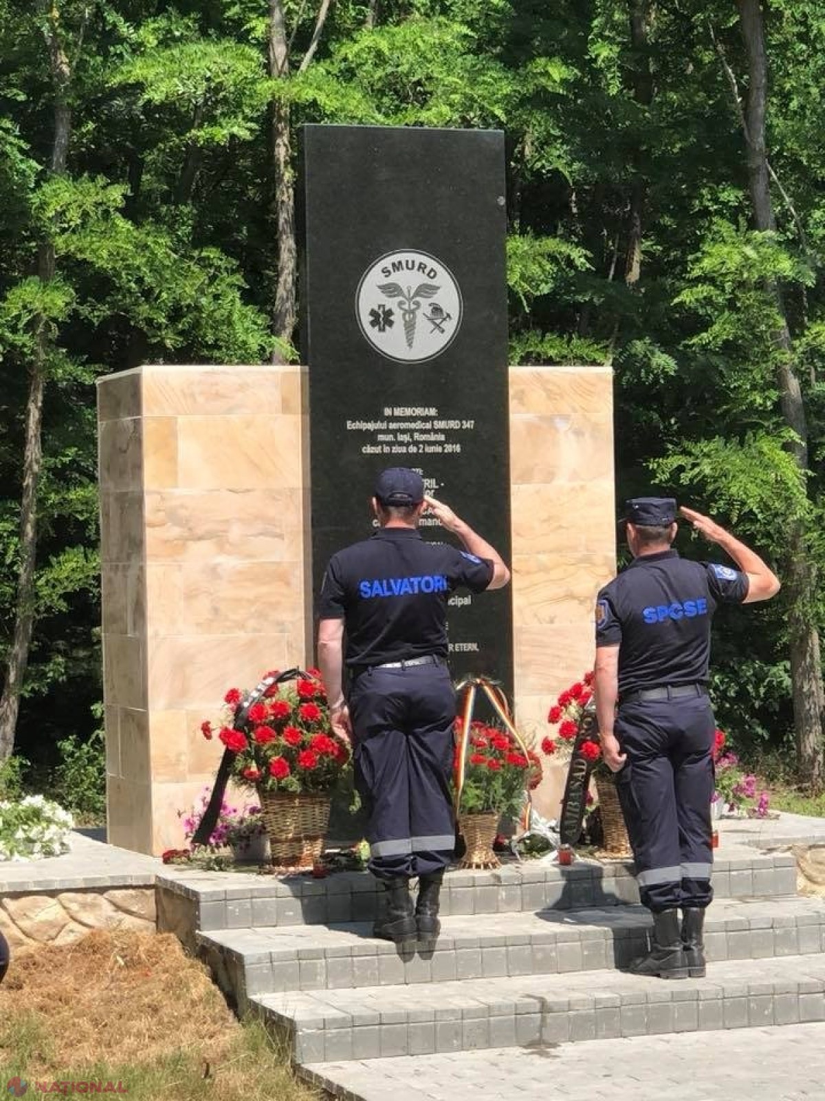 FOTO // Doi ani de la PRĂBUȘIREA elicopterului SMURD la Haragâș. Ambasadorul Ioniță: „Este important ca sacrificiul lor să nu fie uitat! Eroii nu mor niciodată!”