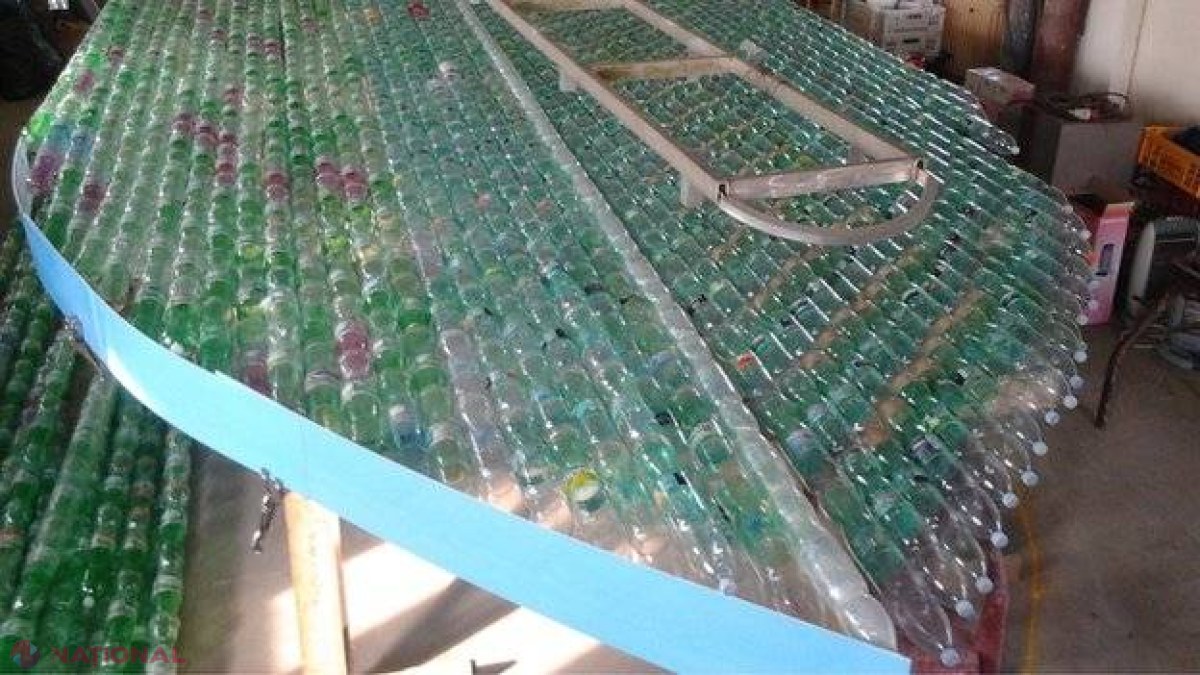FOTO // Călătorie pe mare cu o barcă din STICLE DE PLASTIC