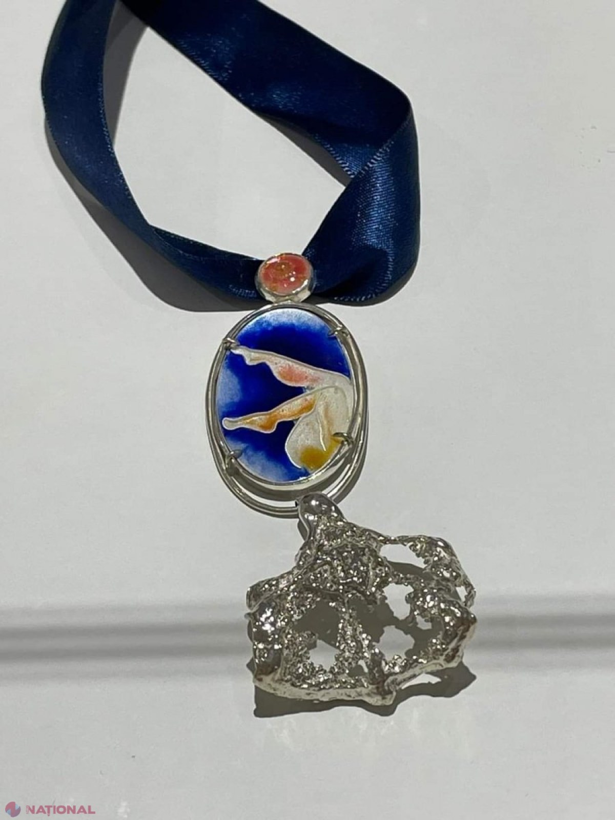 FOTO // Romanian Jewelry Week 2023: Bijuterii moderne, create de 50 de designeri români și internaționali, expuse în premieră, până la finele lunii august, la Chișinău