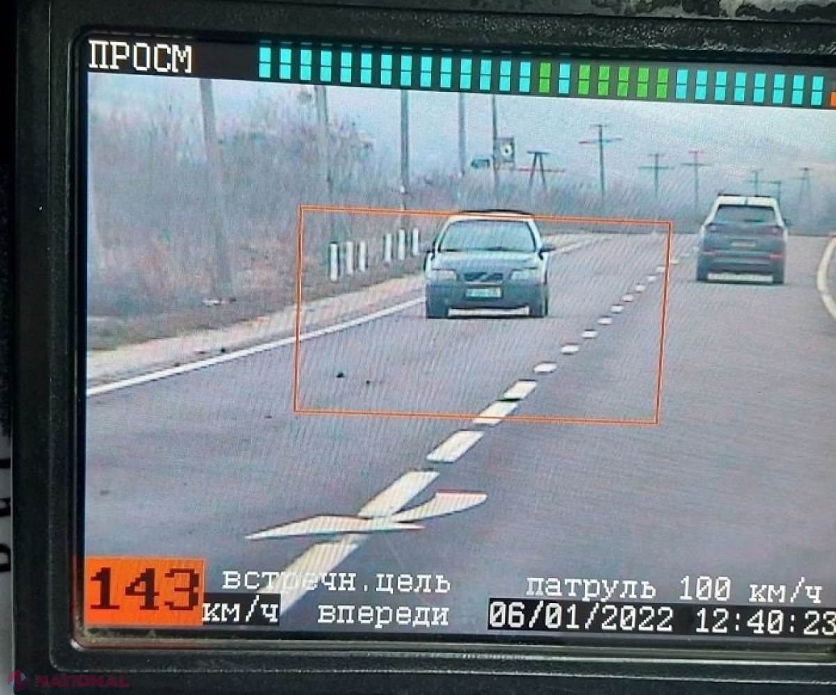 Un șofer care „se grăbea” la Crăciunul pe stil vechi cu 143 km/h s-a ales că o amendă de 1 800 de lei și cinci puncte de penalizare
