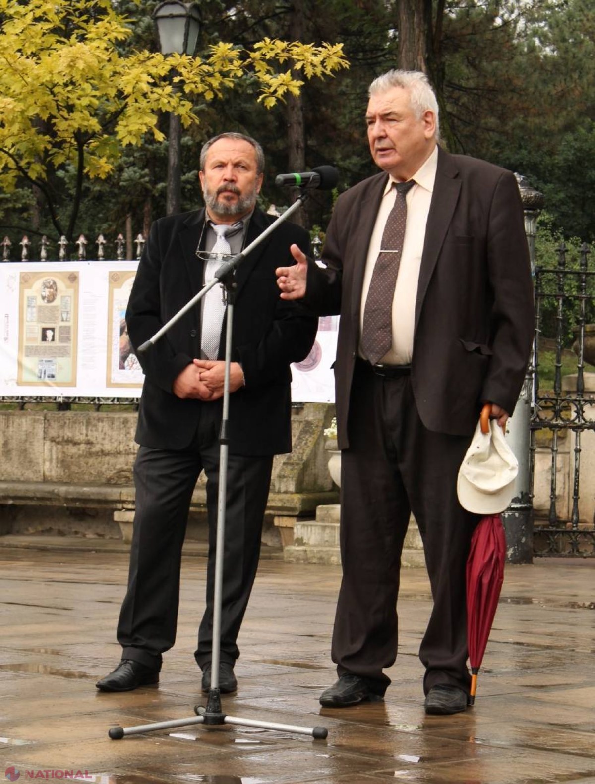 FOTO // Alexie Mateevici, lângă Ștefan cel Mare