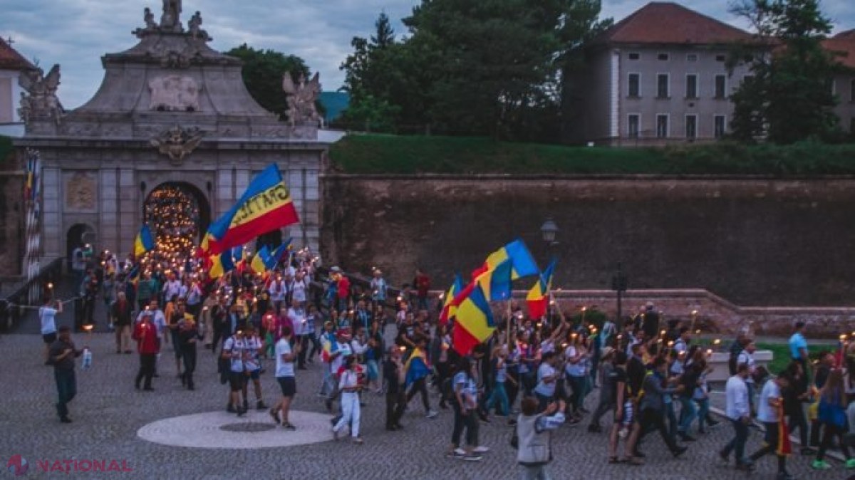 MARȘUL CENTENARULUI: Primii 100 de kilometri, parcurși. Flacăra Unirii ajunge la Cluj 