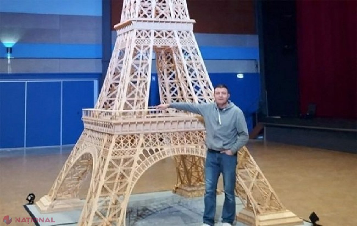 Un bărbat a intrat în Cartea Recordurilor pentru crearea celui mai înalt Turn Eiffel din beţe de chibrituri: 4 200 de ore i-a luat să-și ducă la bun sfârșit opera