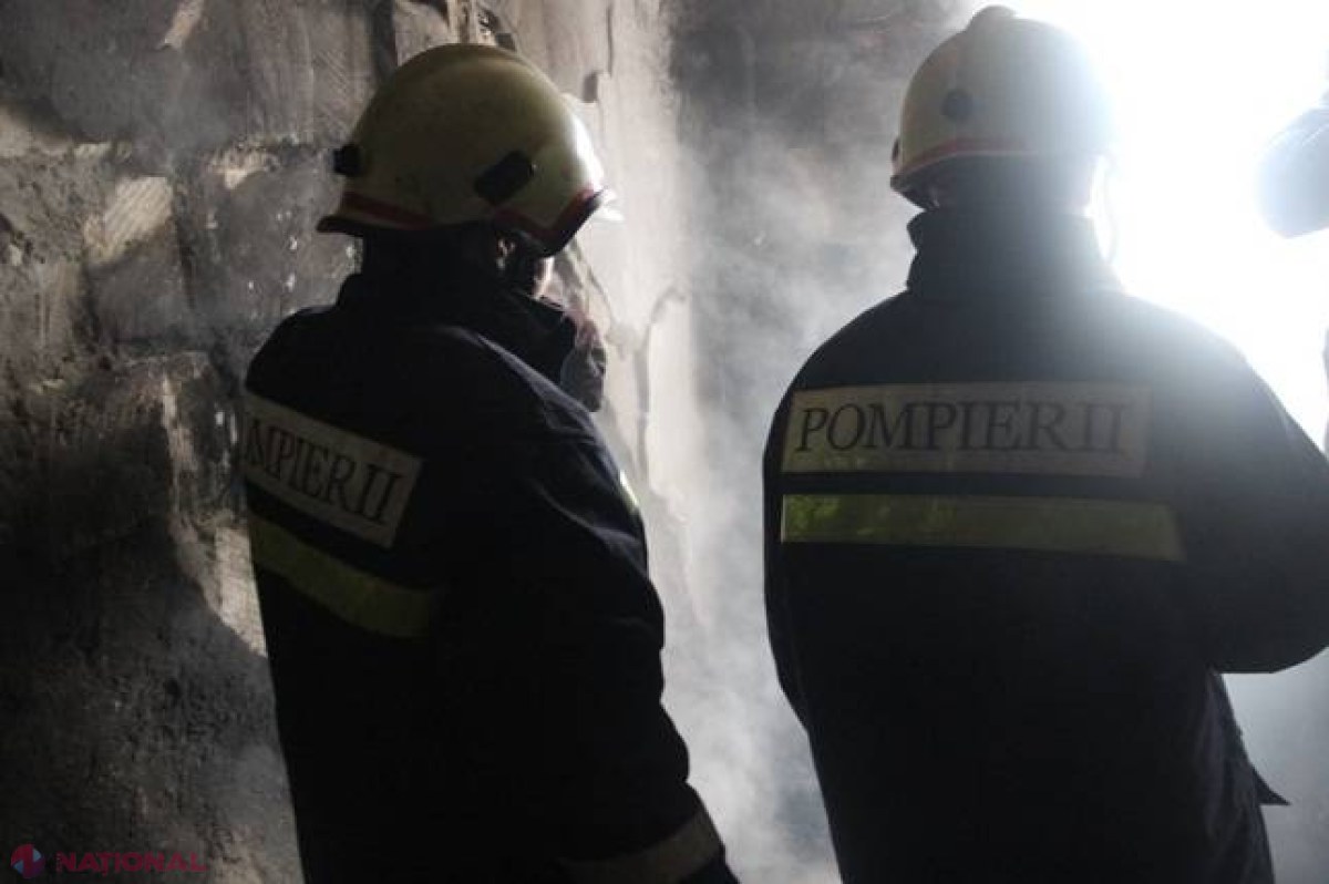 Incendiu PUTERNIC la Strășeni. DOUĂ persoane au DECEDAT