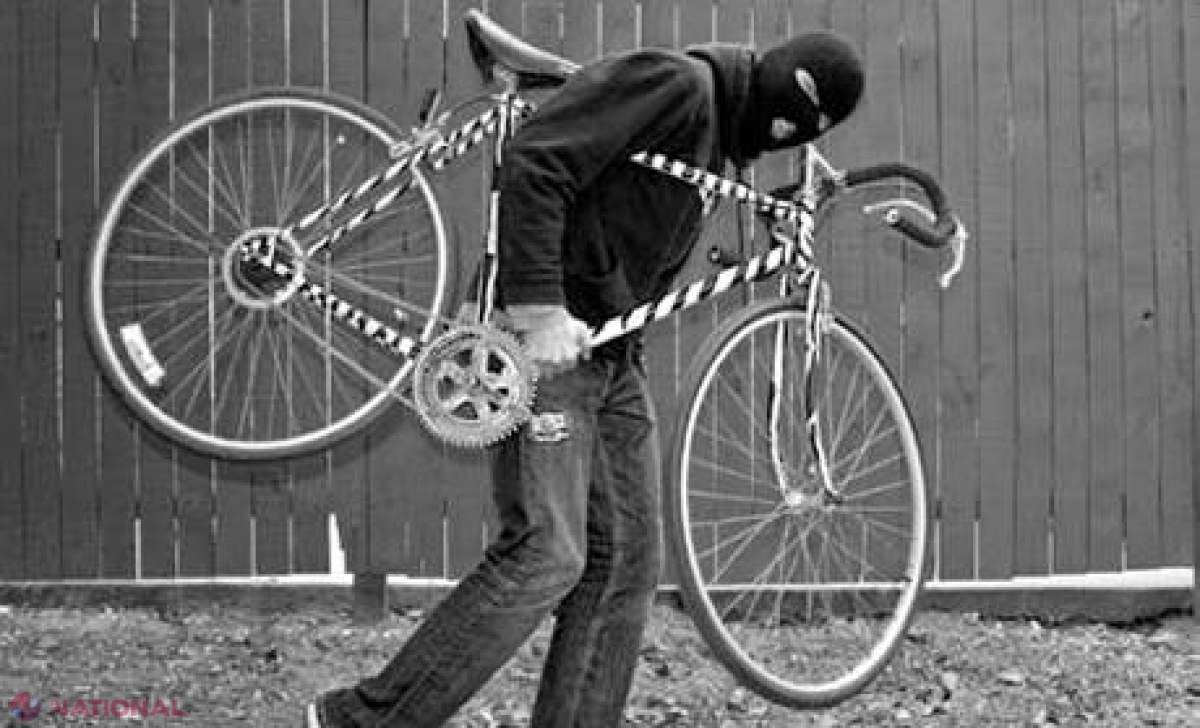 Reținut în timp ce se plimba cu o bicicletă furată