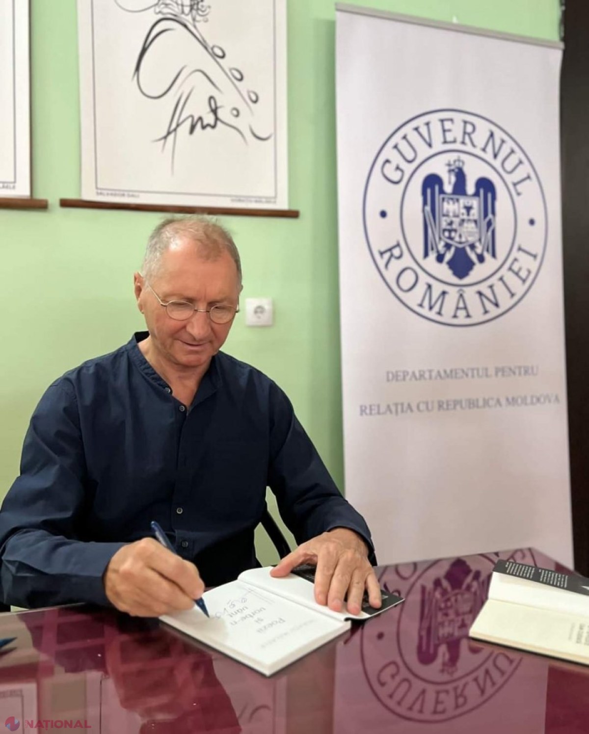 FOTO // O nouă PREMIERĂ pentru R. Moldova. DRRM l-a adus la Chișinău pe celebrul artist Horațiu Mălăele, cu spectacolul „Sunt un orb” ​