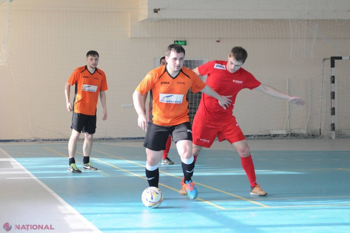 Zece echipe se bat pentru CUPA PRESEI-2017 LA FUTSAL. Prima etapă a fost spectaculoasă
