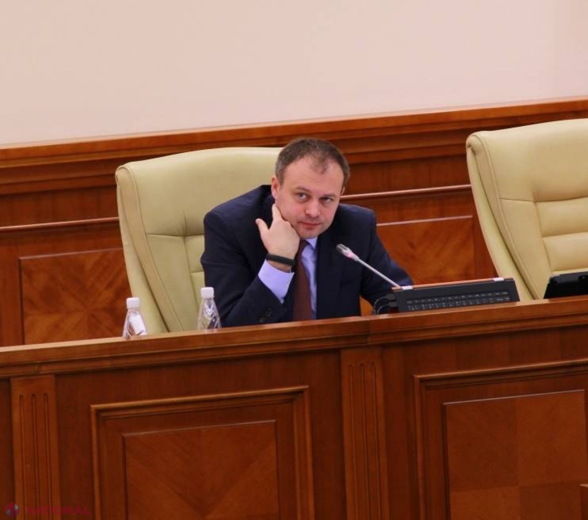 Candu REGRETĂ și se gândește să schimbe legislația pentru a INTERZICE migrația politică
