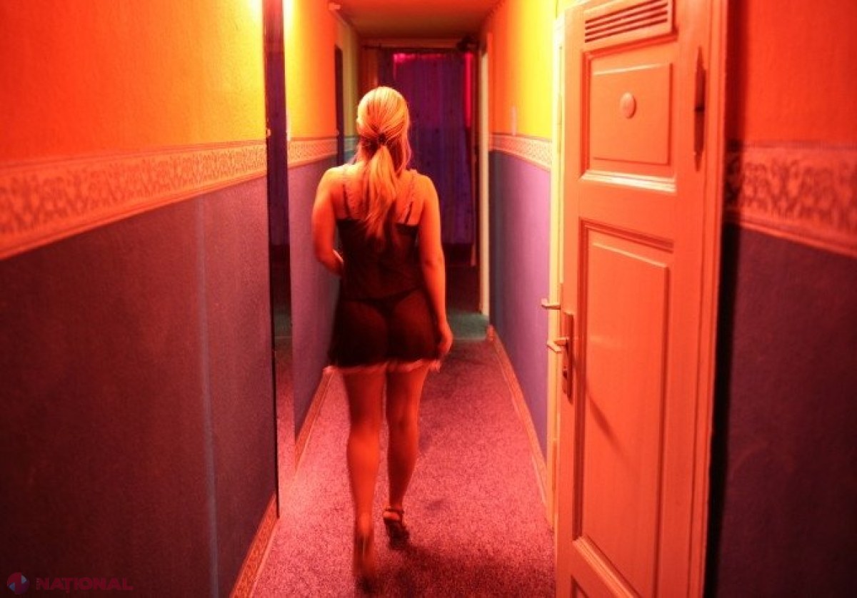 Ar fi dus șapte tinere din R. Moldova să se PROSTITUEZE în Turcia și a fugit în Grecia: O femeie din Ialoveni a ajuns acasă în cătușe