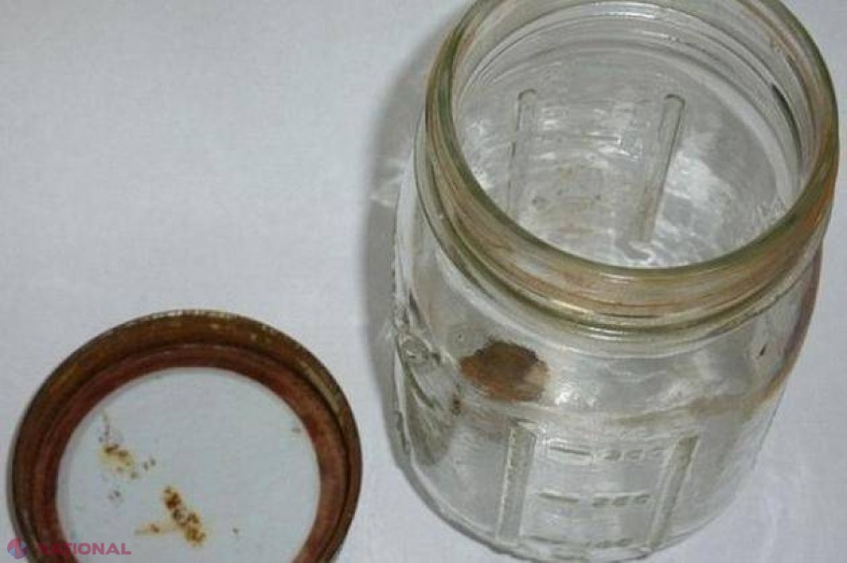 Un borcan a plutit în ocean timp de 50 de ani. Ce a găsit în el bărbatul care l-a descoperit