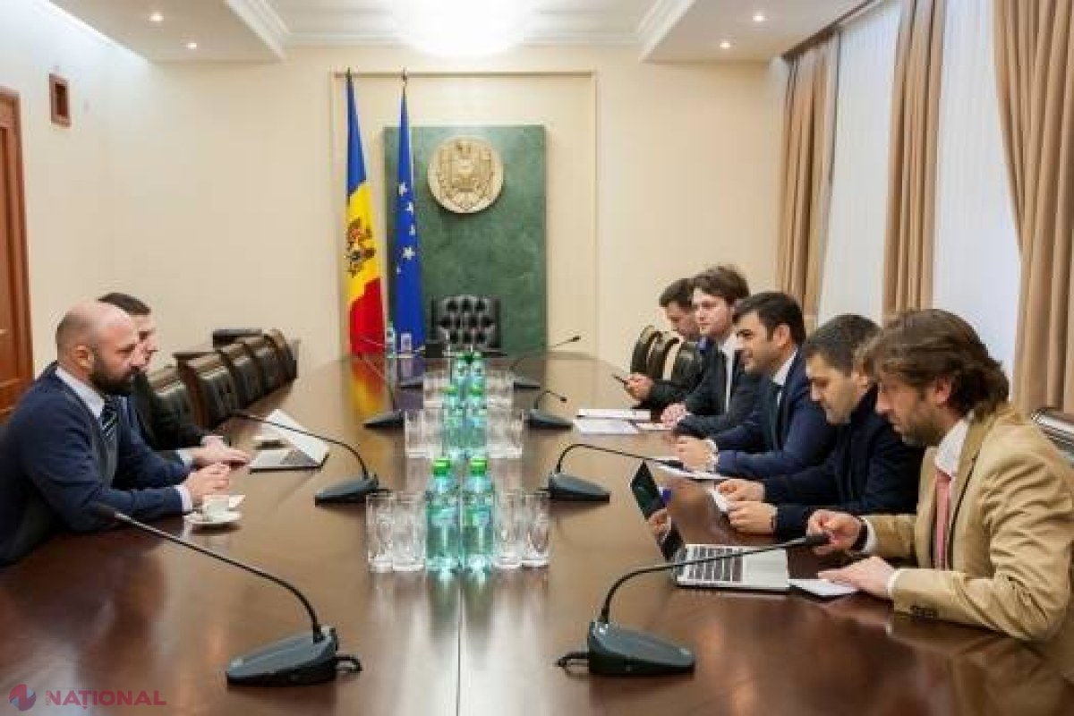Primii experţi în LUPTA cu CORUPŢIA au venit la Chişinău