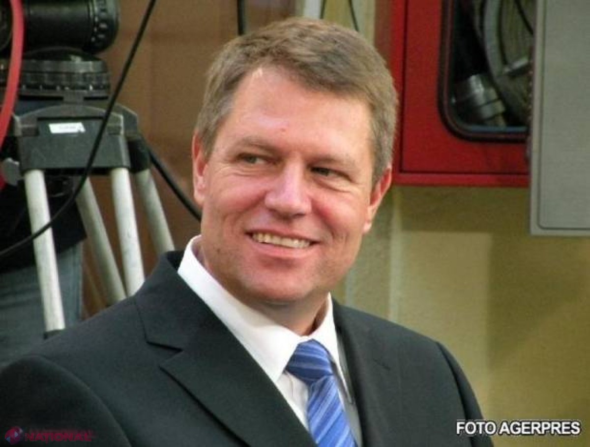 FOTO Preşedintele României, Klaus Iohannis, la BUSTUL GOL! Poza face furori pe internet