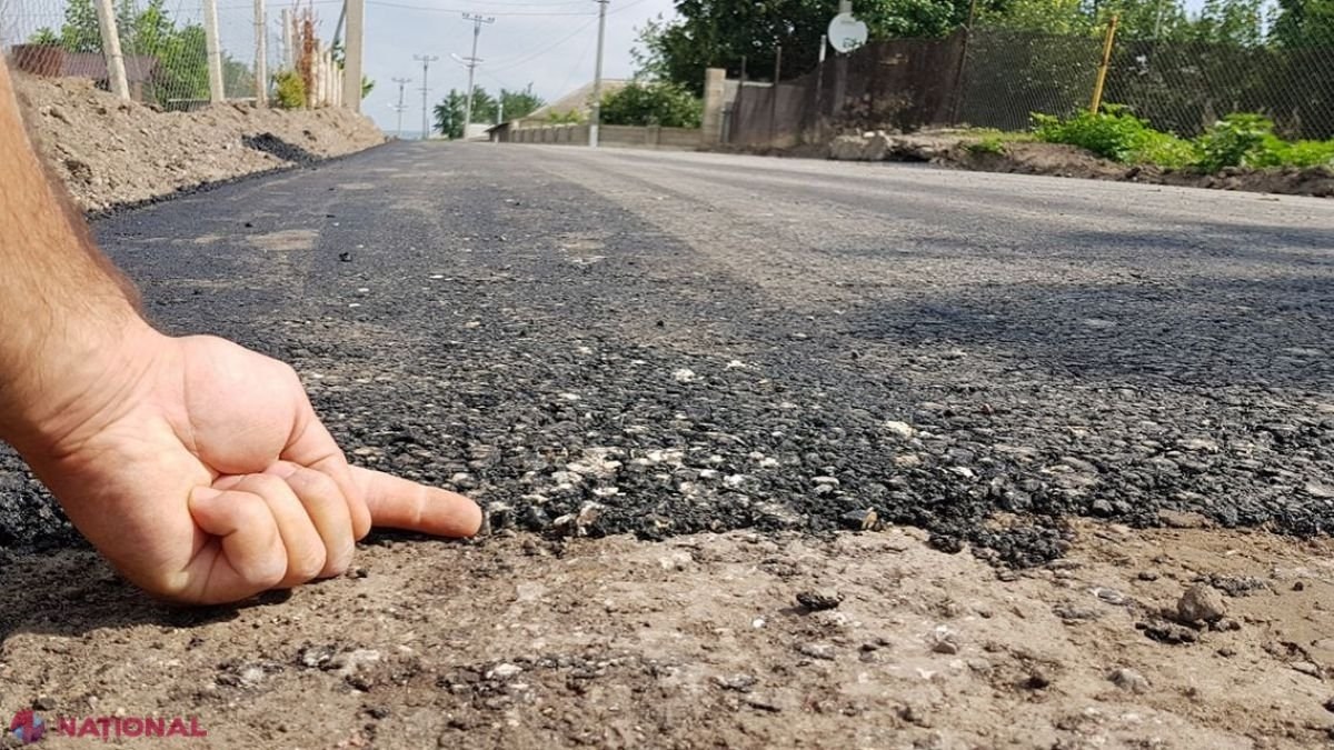 ULTIMA ORĂ, VIDEO // De ce majoritatea drumurilor din R. Moldova se DEZINTEGREAZĂ după prima iarnă? „S-au utilizat doar 84 de tone de asfalt din totalul necesar de 170 de tone. Cu jumătate ce facem? Au pus un strat mau subținere, ca de obicei…”