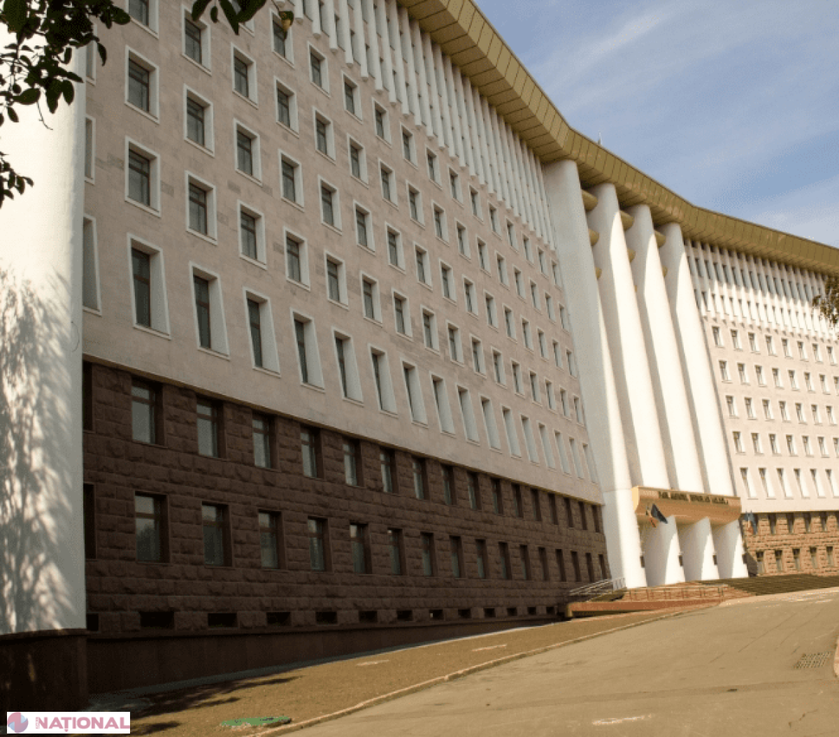 Pentru MIXT și UNINOMINAL s-ar pronunța mai mult de jumătate dintre cetățenii R. Moldova
