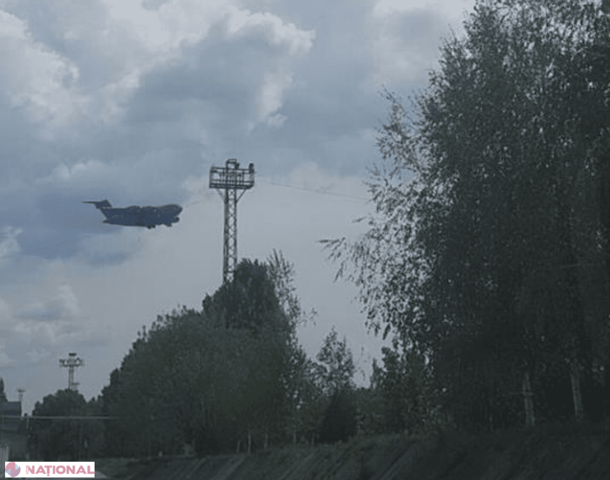 FOTO // Vin americanii! Avion militar MISTERIOS, azi deasupra Chișinăului