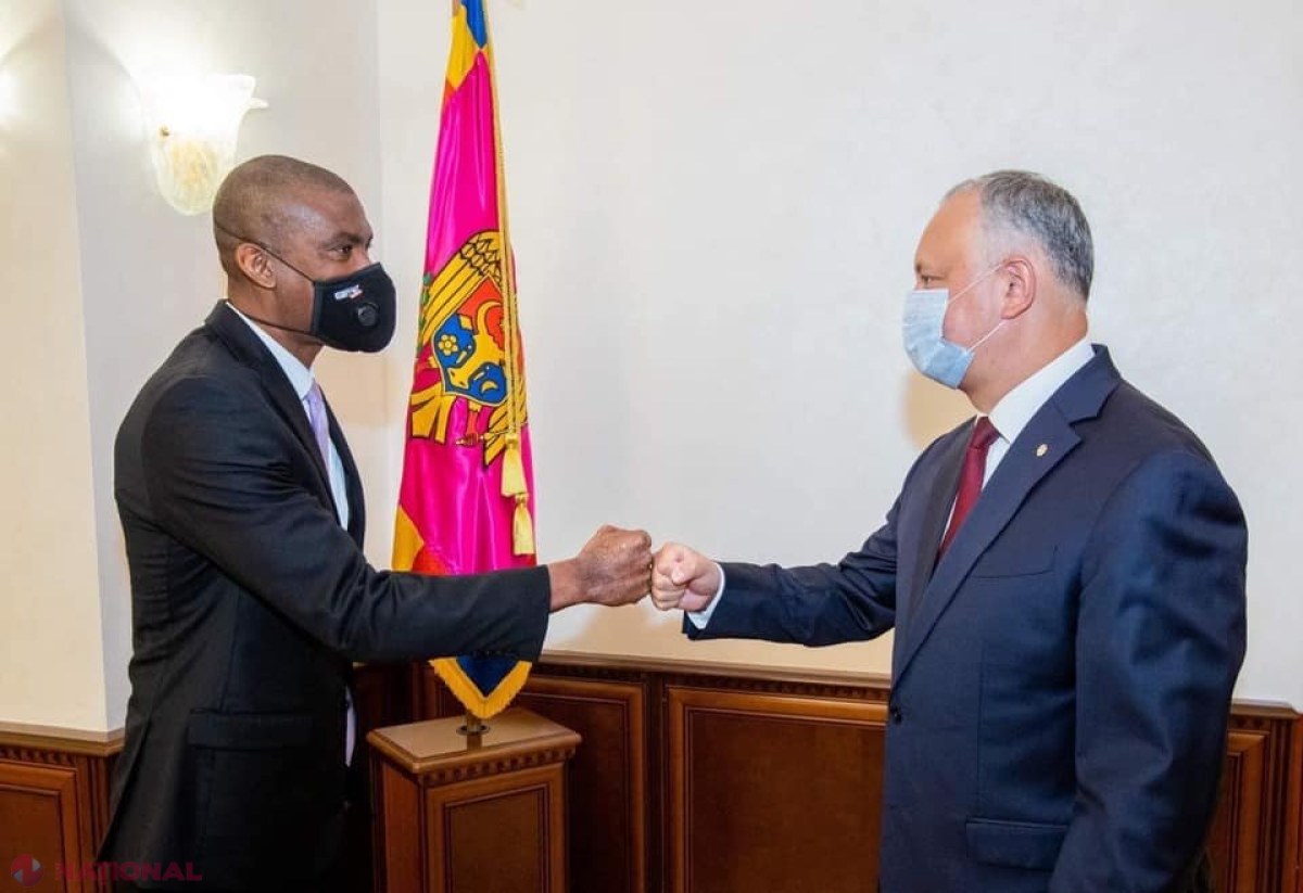 Președintele Dodon l-a asigurat pe Ambasadorul SUA, Dereck J. Hogan, că nu va folosi resursele administrative în campania electorală prezidențială