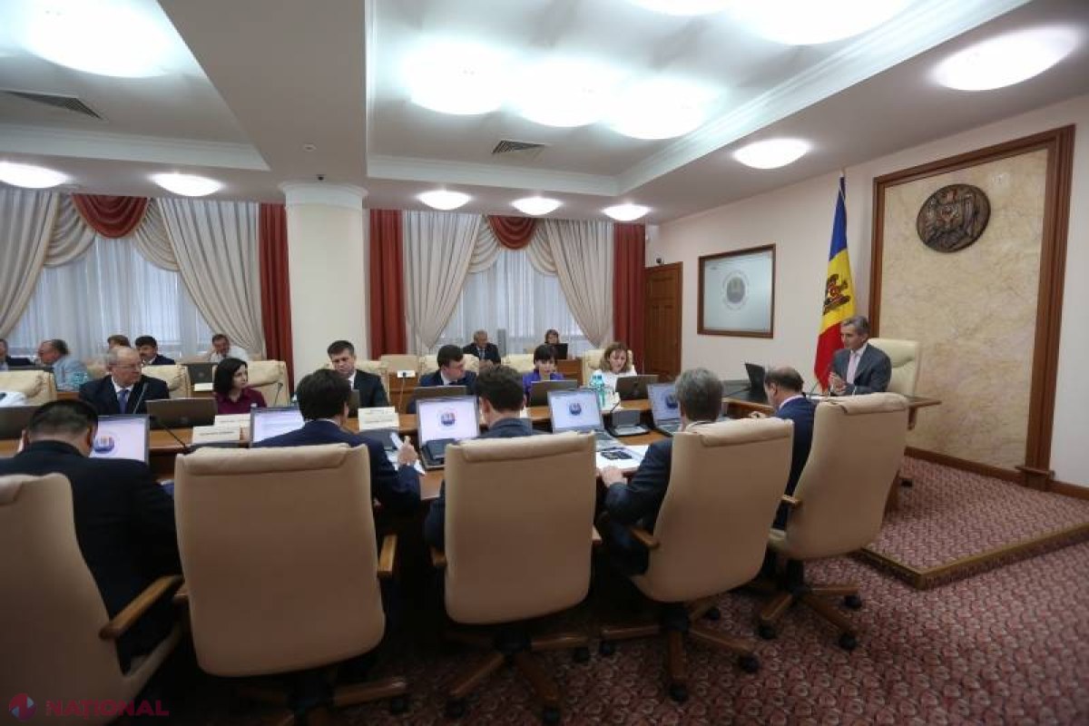 Ministrul de la Harvard, deputatul cu şase universităţi şi facultăţile lui Voronin