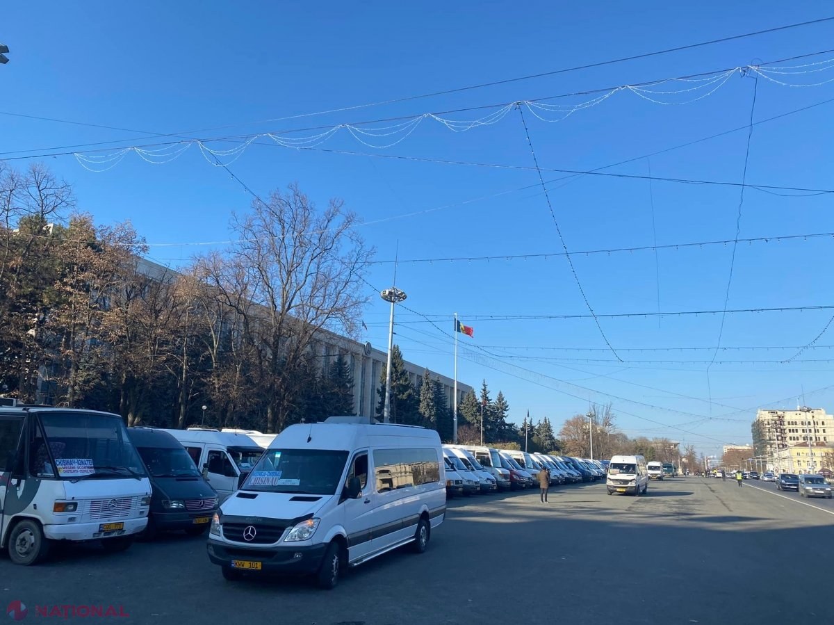 Ministrul Spînu pune piciorul în prag în privința MAJORĂRII tarifelor la transportul auto de călători. „Până a cere ceva, cred că, mai întâi, este nevoie de a oferi ceva. Transportatorii vor dublarea sau chiar TRIPLAREA tarifelor”