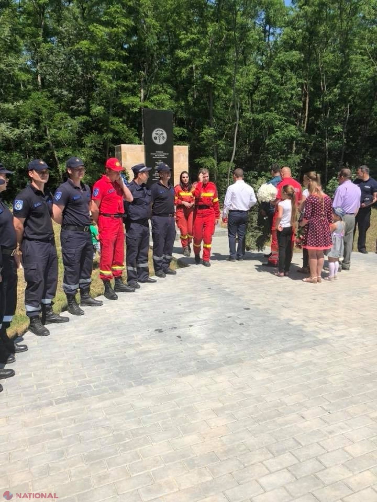FOTO // Doi ani de la PRĂBUȘIREA elicopterului SMURD la Haragâș. Ambasadorul Ioniță: „Este important ca sacrificiul lor să nu fie uitat! Eroii nu mor niciodată!”
