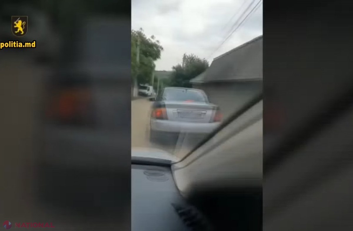 VIDEO // Urmărire ca în filme în localitatea Cigârleni din Ialoveni. Un șofer BEAT a încercat să scape de echipajul Poliției, iar urmărirea s-a soldat cu accidentarea mașinii oamenilor legii
