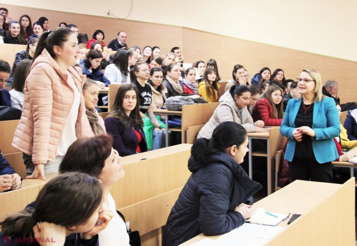 CAMPANIE // Cum vor autoritățile să-i determine pe absolvenții de la Pedagogie să meargă în școli, pentru a rezolva criza cadrelor didactice 