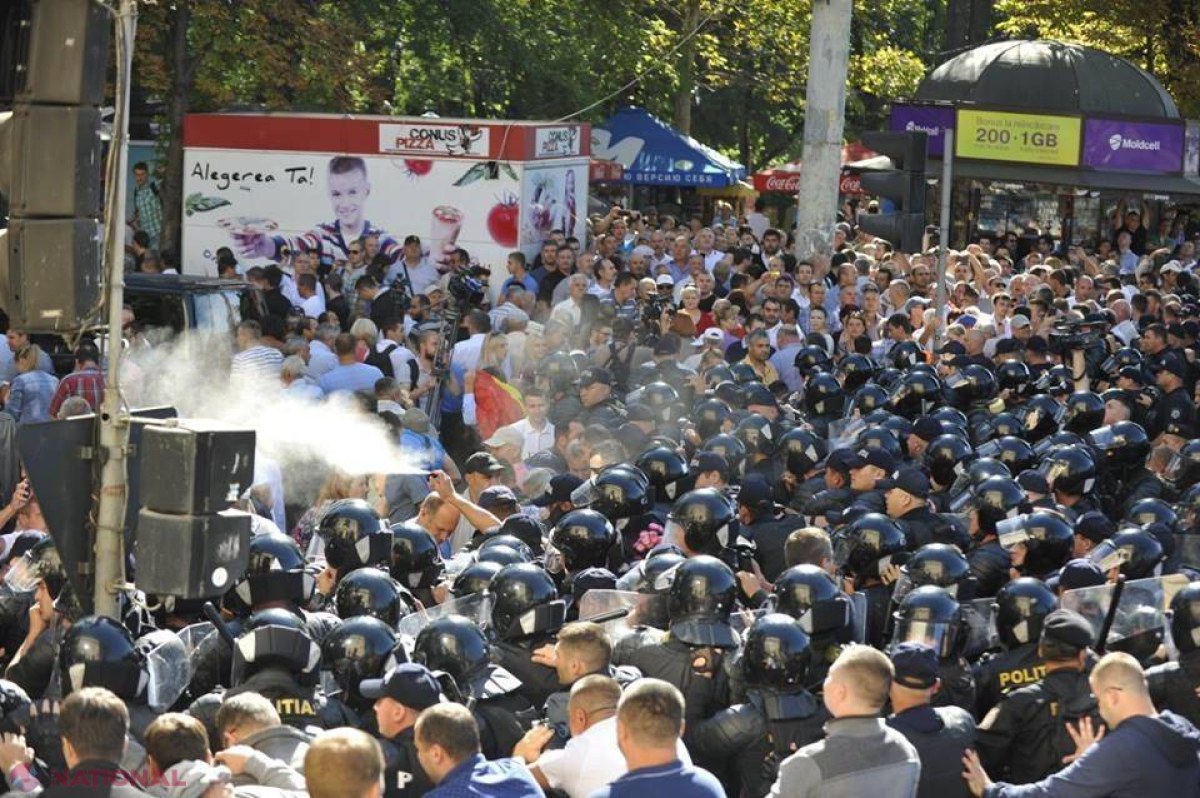 VIDEO // Ministrul Jizdan EXPLICĂ de ce poliţia a folosit gaze LACRIMOGENE de Ziua Independenței și de ce unii deputați din primul Parlament au fost împiedicați să depună flori
